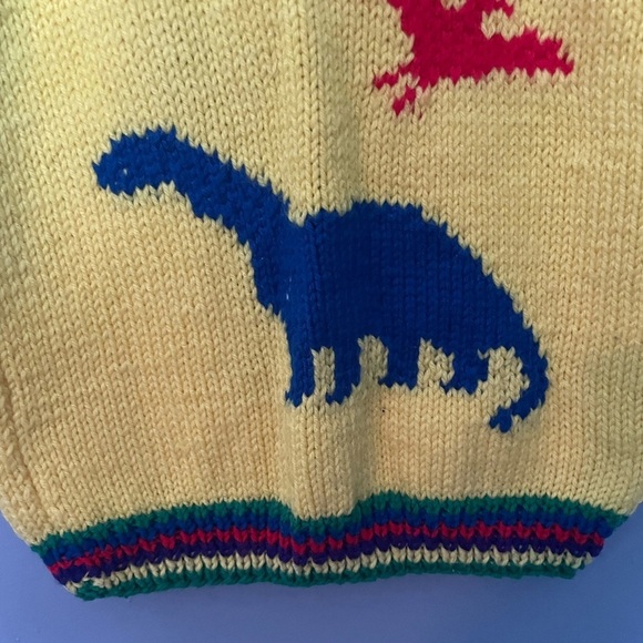 Hand knit colour block dinosaur toddler pull over sweater - Picture 6 of 10
